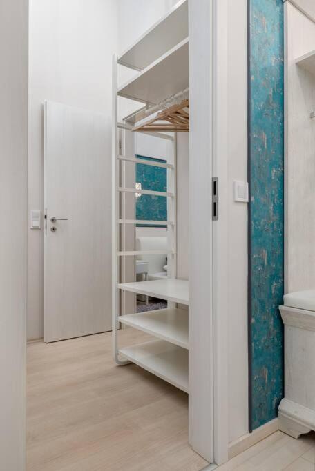 P43 Paulay Apartment Boedapest Buitenkant foto